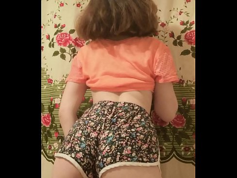 ❤️ מותק צעיר סקסי פושט את המכנסיים הקצרים במצלמה פורנו תוצרת בית ב-iw.fullpornercom.ru ❤